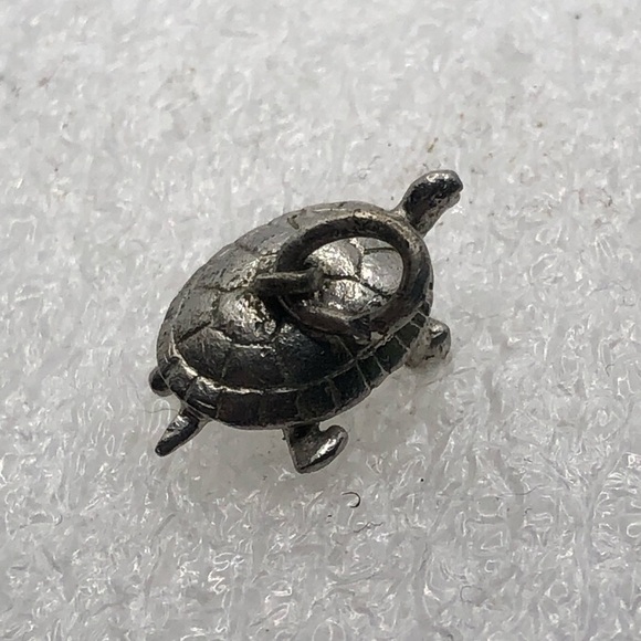 Vtg Sterling Silver Turtle Tortoise Charm Bracelet Charm / Mini Pendant - Picture 2 of 3